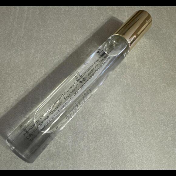 Taila Skincare Vayu Illuminating Toning Mist 0.34 oz Mini Spray ~ New! - Picture 3 of 3